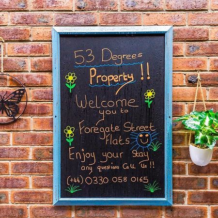 Stylish Chester City Centre Apartment By 53 Degrees Property, Ideal For Couples & Business Professionals - Sleeps 4 Exterior foto