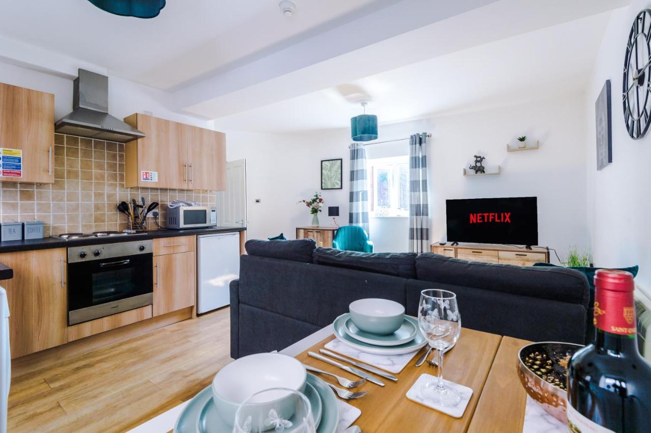 Stylish Chester City Centre Apartment By 53 Degrees Property, Ideal For Couples & Business Professionals - Sleeps 4 Exterior foto